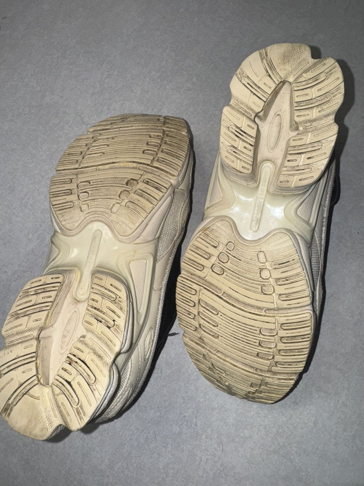 Raf Simons Raf Simons ozweego cream white Size US 7.5 / EU 40-41 - 9 Thumbnail