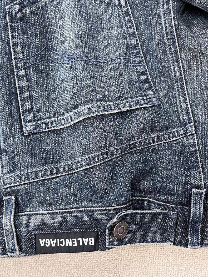 Balenciaga Balenciaga Worn single-breasted pocket lapel denim jacket Size US S / EU 44-46 / 1 - 3 Thumbnail