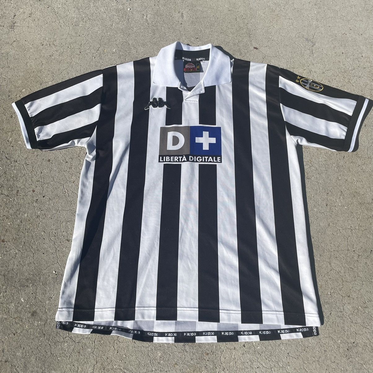 image of Fifa World Cup x Soccer Jersey Crazy Vintage 1998-1999 Juventus Home Kappa Soccer Jersey in Black (