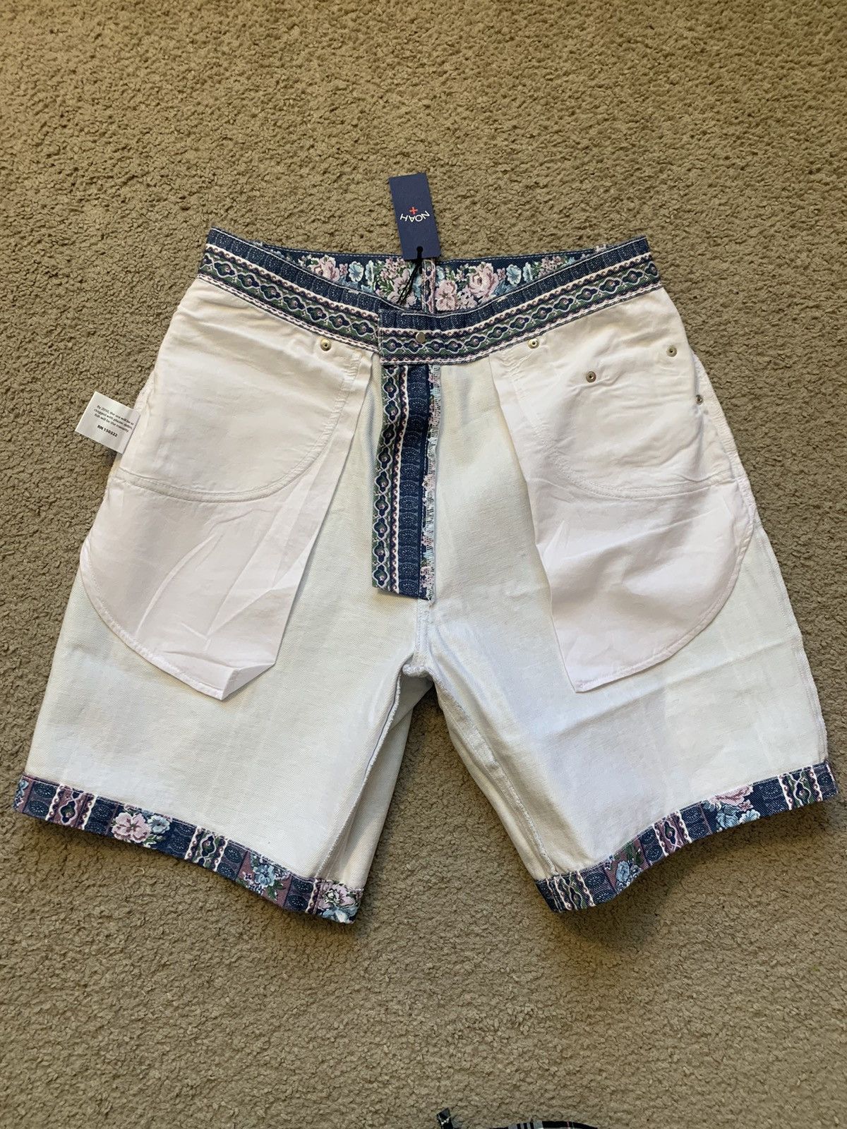 Noah NOAH 90’s STYLE DENIM STRIPED FLORAL SHORTS Size US 30 / EU 46 - 22 Thumbnail