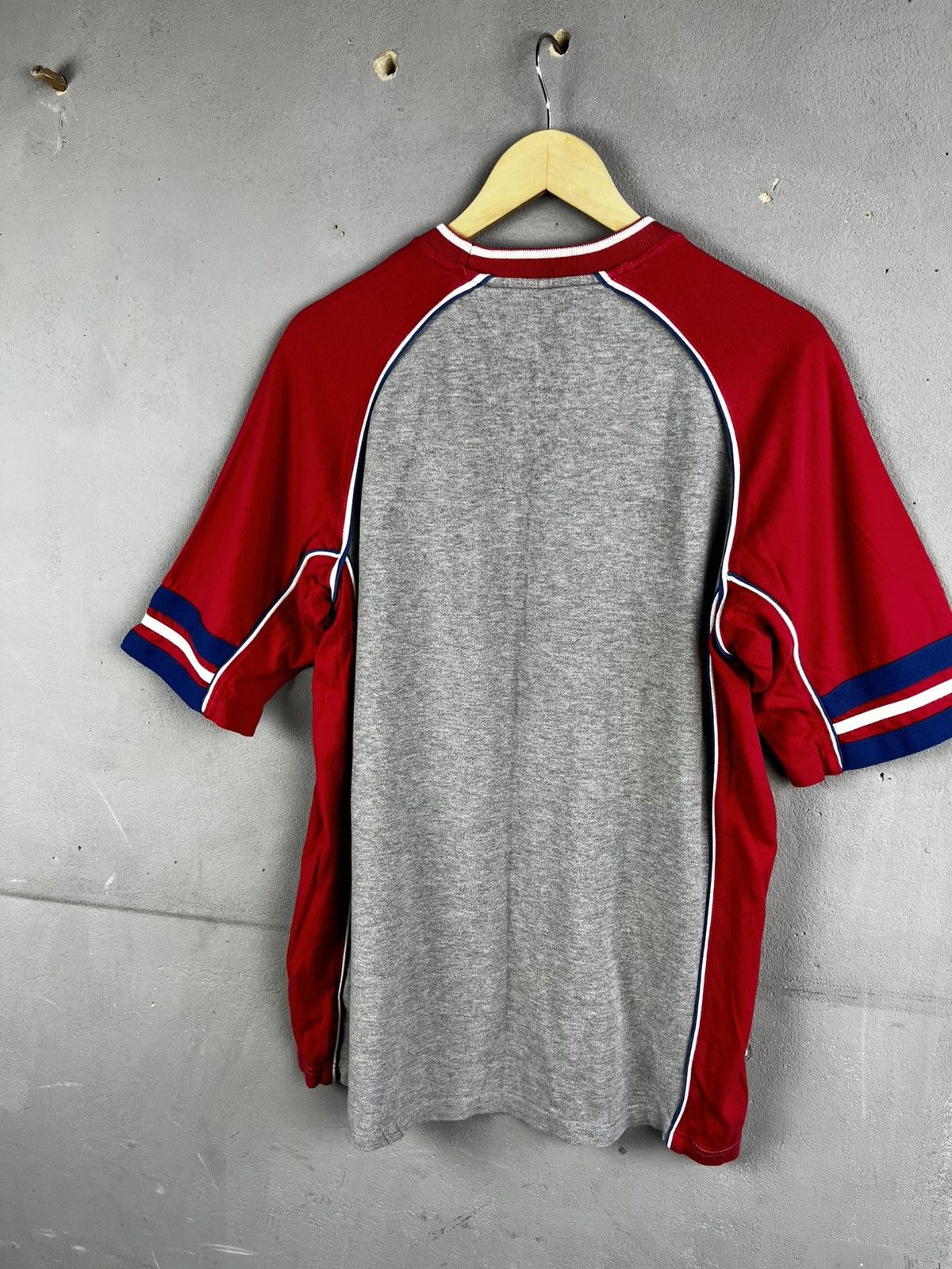 Tommy Hilfiger Tommy t shirt vintage 90s Size US M / EU 48-50 / 2 - 5 Thumbnail
