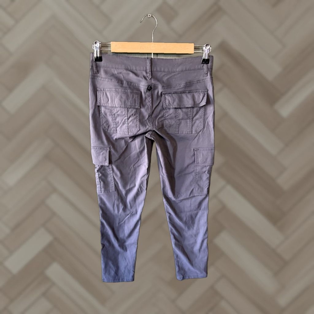 Prana VINTAGE? (No) Prana Womens Gray Cargo Pants Outdoor Hiking Size 2 Pants Women Gray Cargo 2 Inch Inseam 24 Womens Size 26" / US 2 / IT 38 - 1 Thumbnail