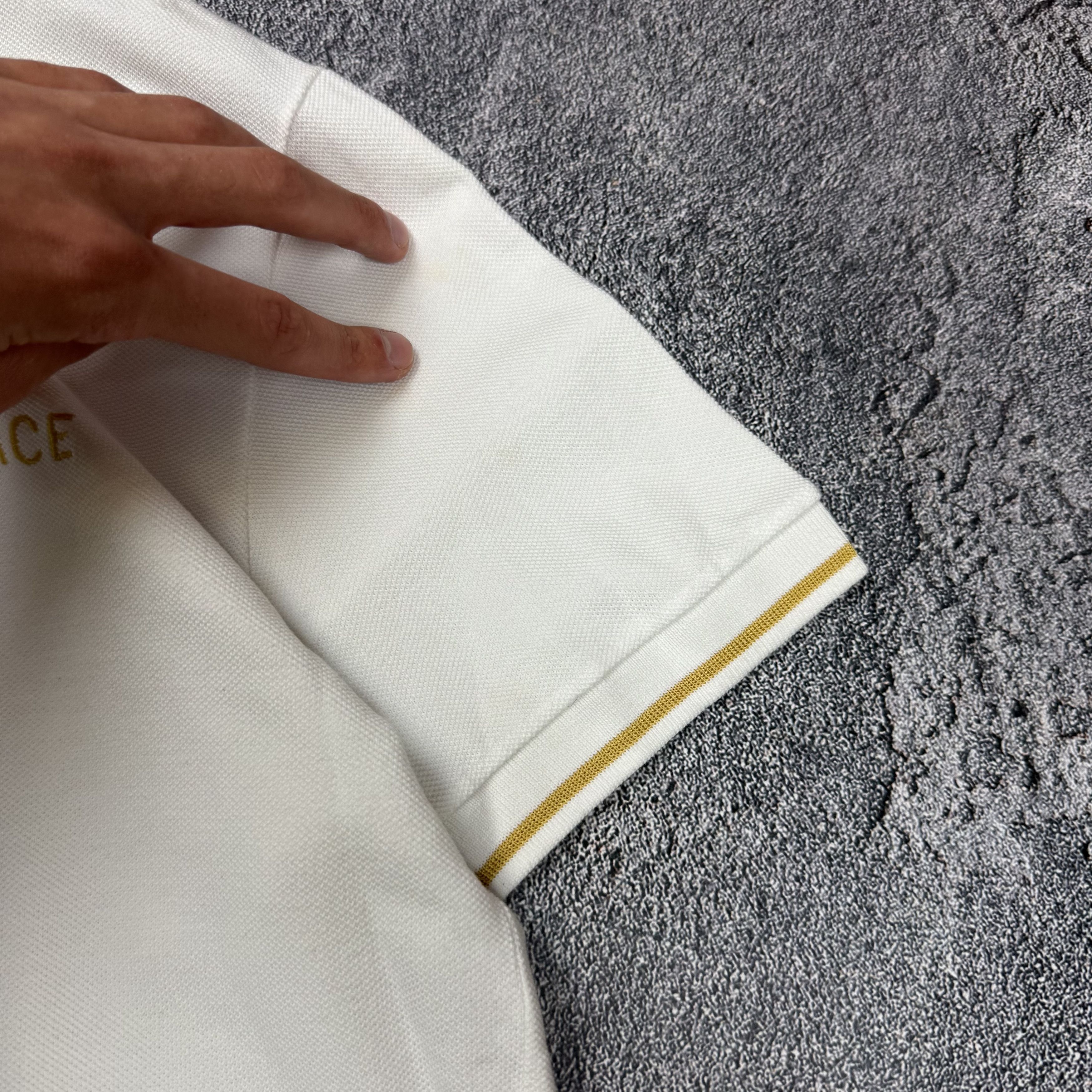 Versace Versace Gold White Chain Polo Size L Made In Italy Size US L / EU 52-54 / 3 - 7 Thumbnail