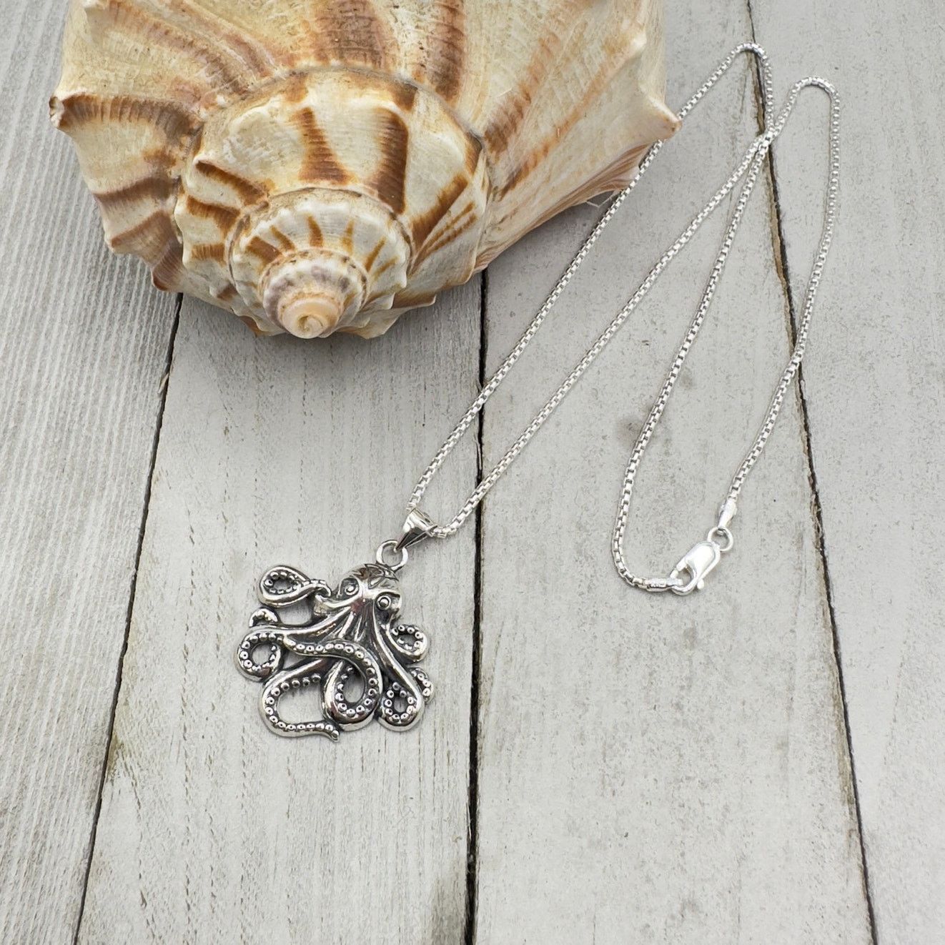 The Unbranded Brand Octopus Sterling Silver Necklace Rounded Box Chain Size ONE SIZE - 2 Thumbnail