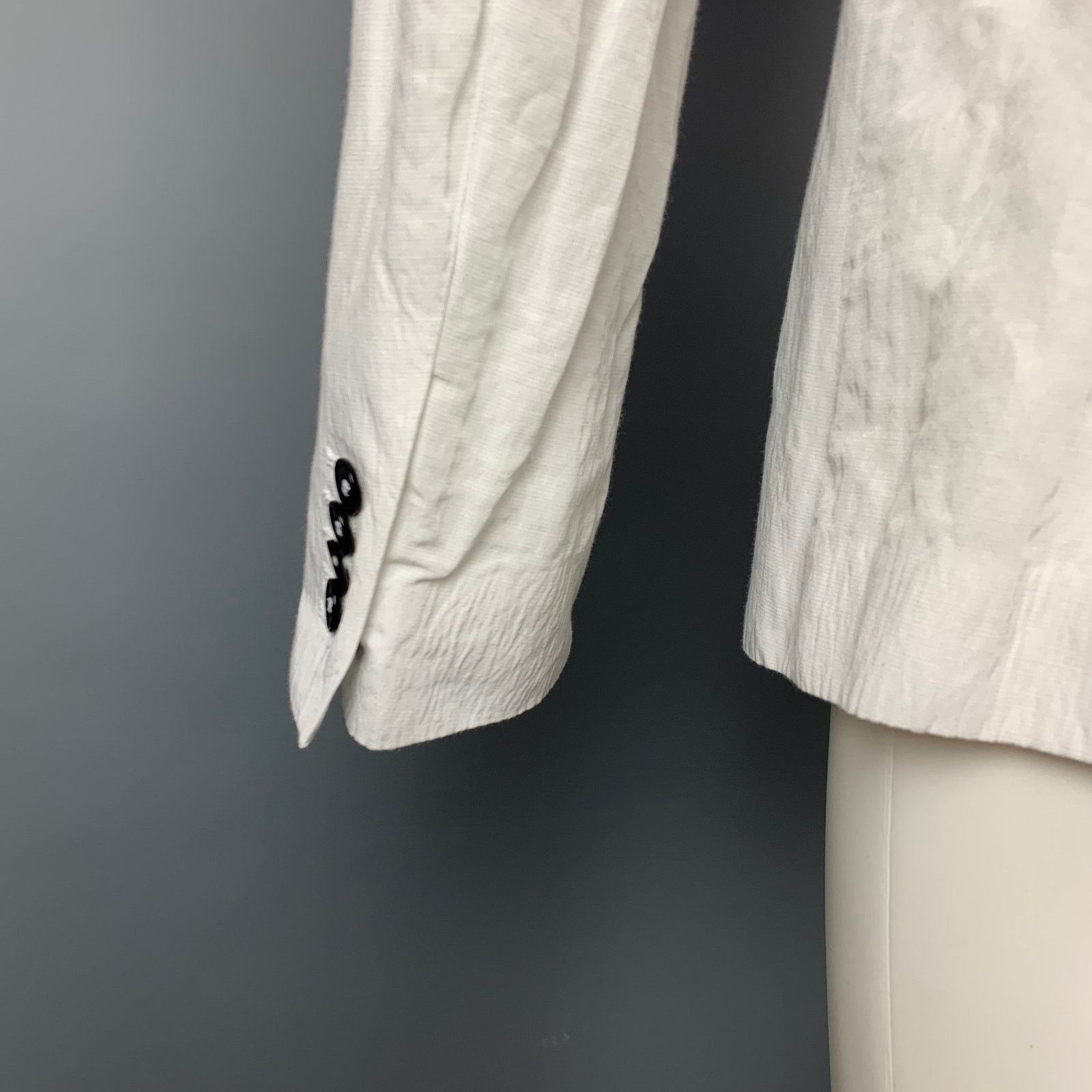 Unconditional UNCONDITIONAL White Wrinkled Acetate / Viscose Sport Coat Size 46R - 4 Thumbnail