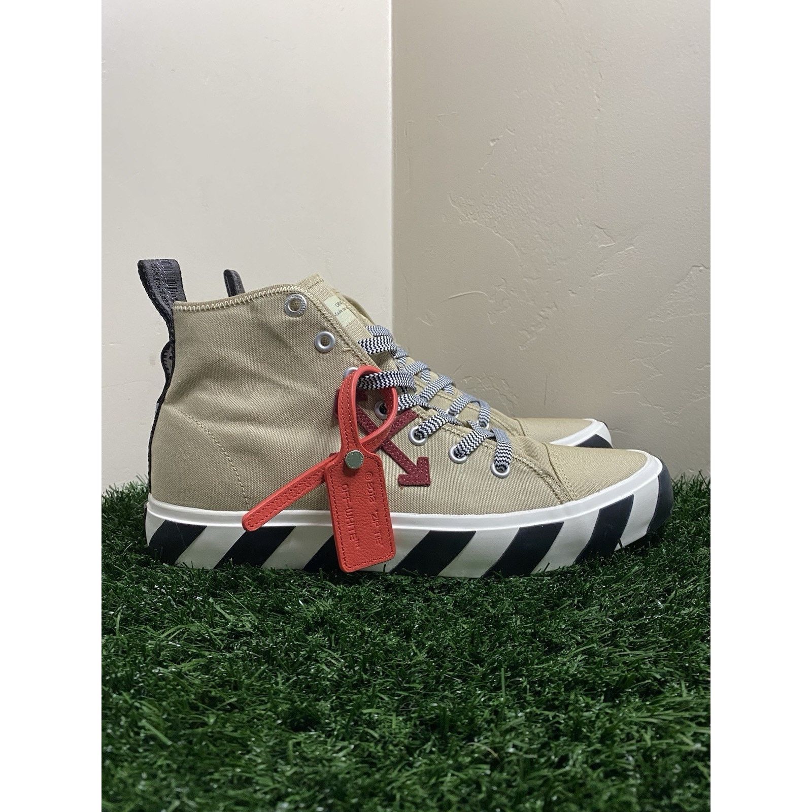 Off-White Size 45 EU ( 12 US ) - Off-White “Sand Burgundy” | NEW ! Size US 12 / EU 45 - 1 Thumbnail