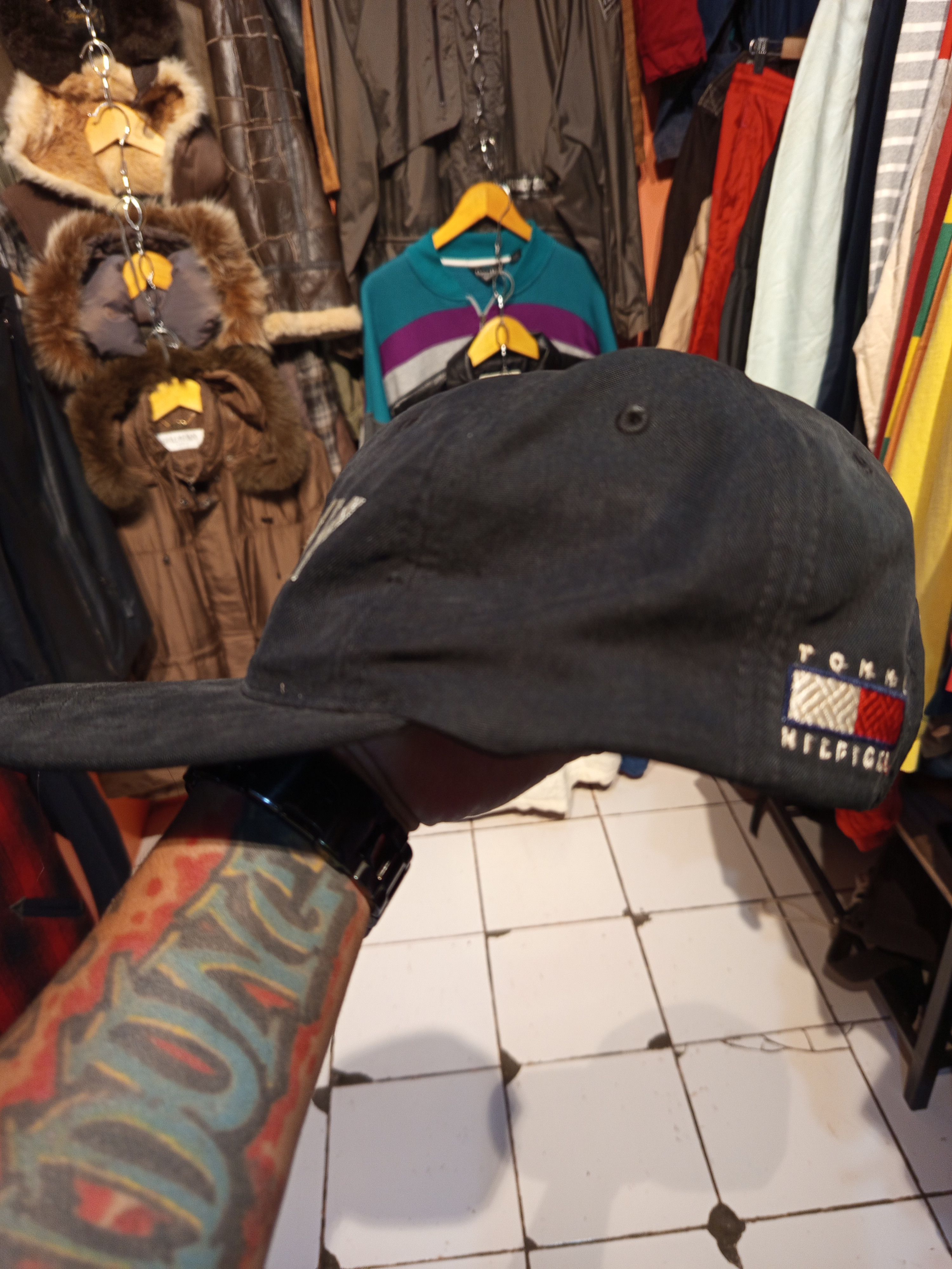 Tommy Hilfiger 1990s Tommy Hilfiger TOMMY Logo Cap Embroidered Strapback Size ONE SIZE - 3 Thumbnail