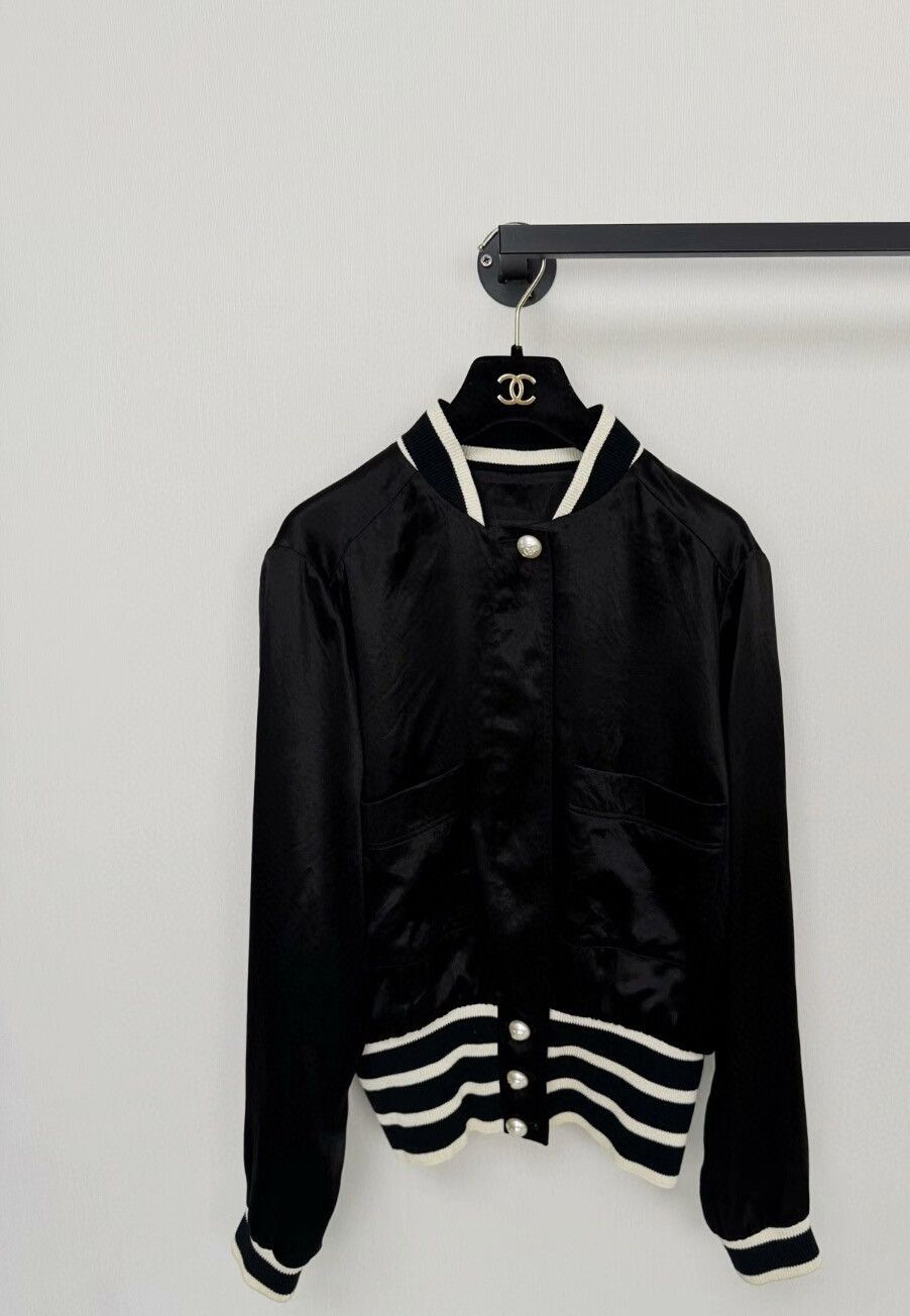 Chanel Chanel silk baseball jacket Size S / US 4 / IT 40 - 1 Thumbnail
