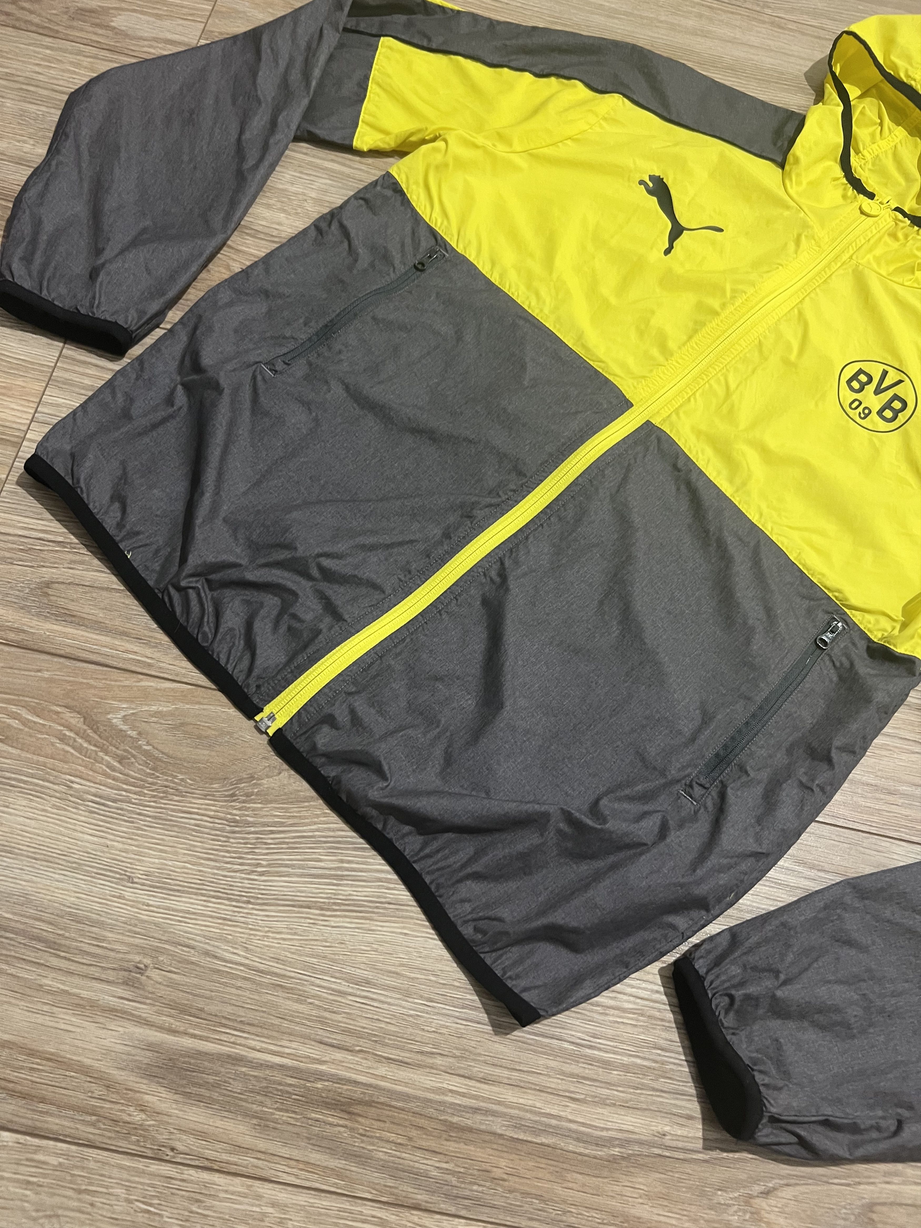 Puma × Vintage Light Jacket Puma Borussia Dortmund Vintage Germany Club Size US M / EU 48-50 / 2 - 5 Thumbnail