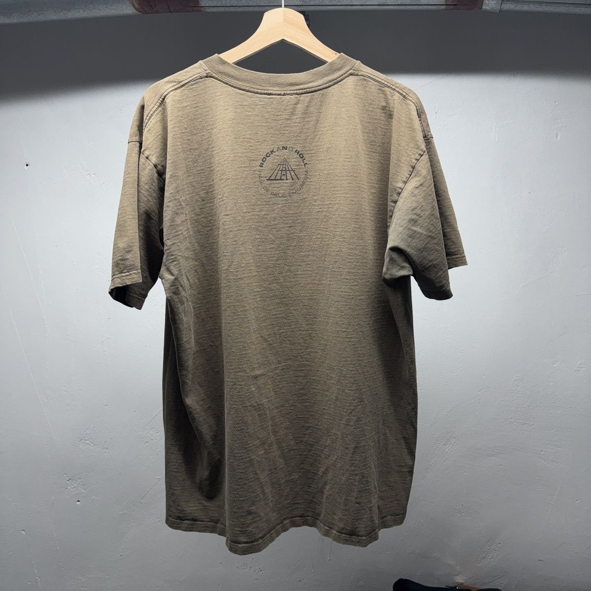 Vintage Thrashed Distressed Rock & Roll Museum Shirt ERD Grunge Size US XL / EU 56 / 4 - 2 Thumbnail