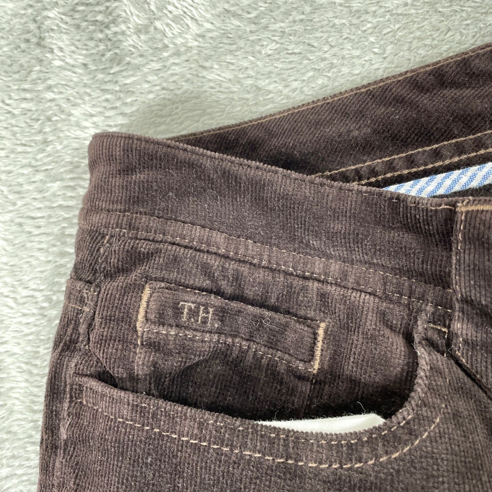 Tommy Hilfiger VINTAGE Tommy Hilfiger Corduroy Pants Womens 8 Brown Bootcut Y2K Preppy Jeans Pants Women Brown Bootcut 90s 2000s Mens? Wait. Size 30" / US 8 / IT 44 - 6 Thumbnail