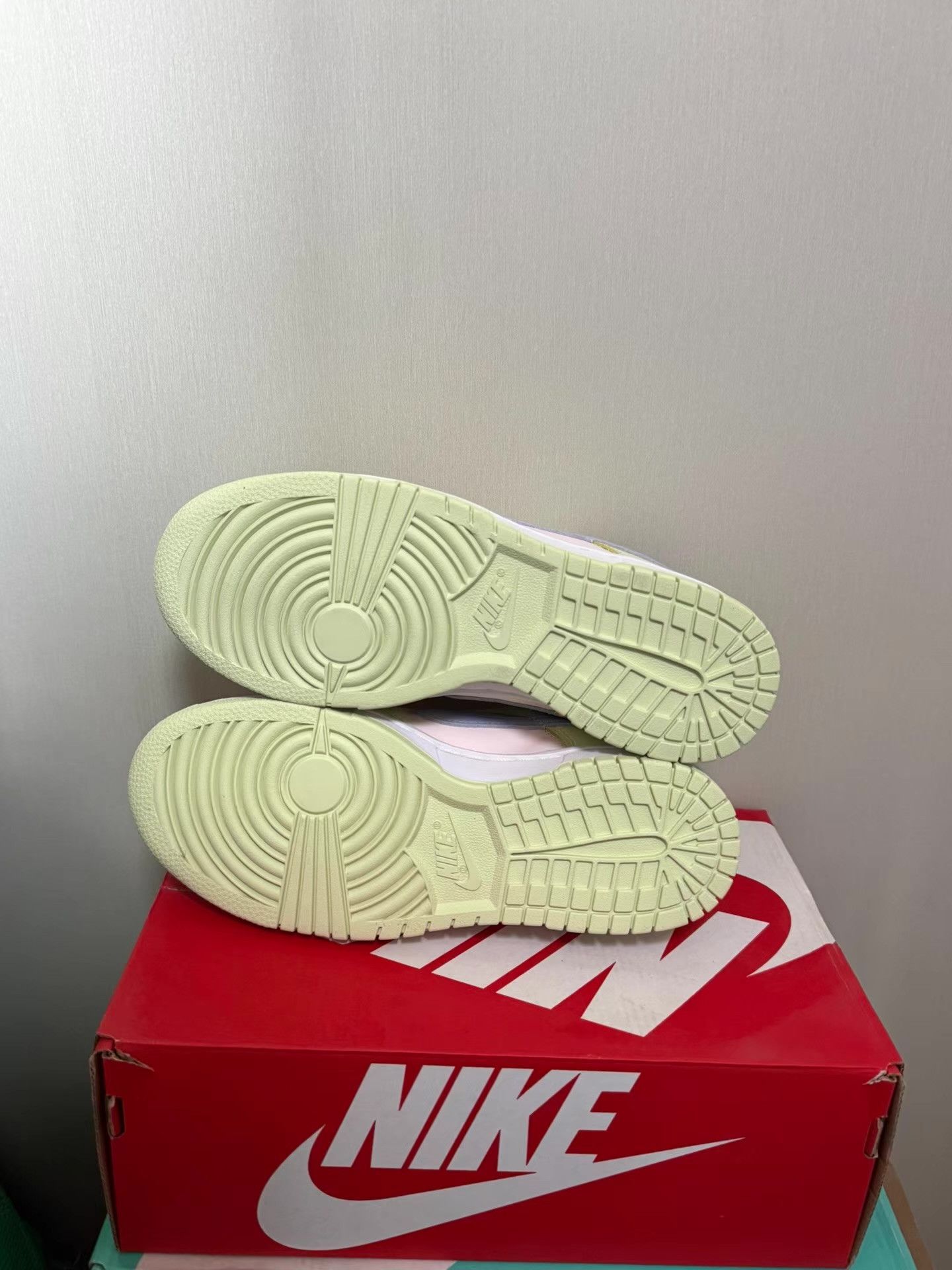 Nike Nike Dunk "Lime Ice" Leather, versatile, non-slip Ｑ20 Size US 8 / IT 38 - 3 Thumbnail