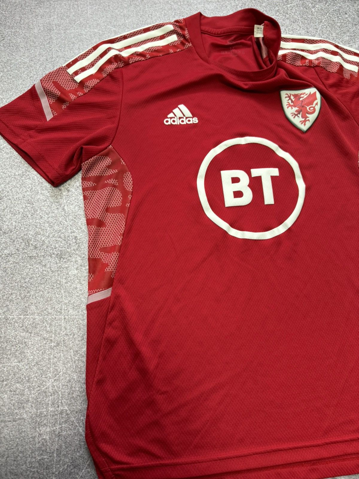 Adidas Adidas Wales 2021 2022 Training Football Shirt Soccer Jersey Size US M / EU 48-50 / 2 - 6 Thumbnail