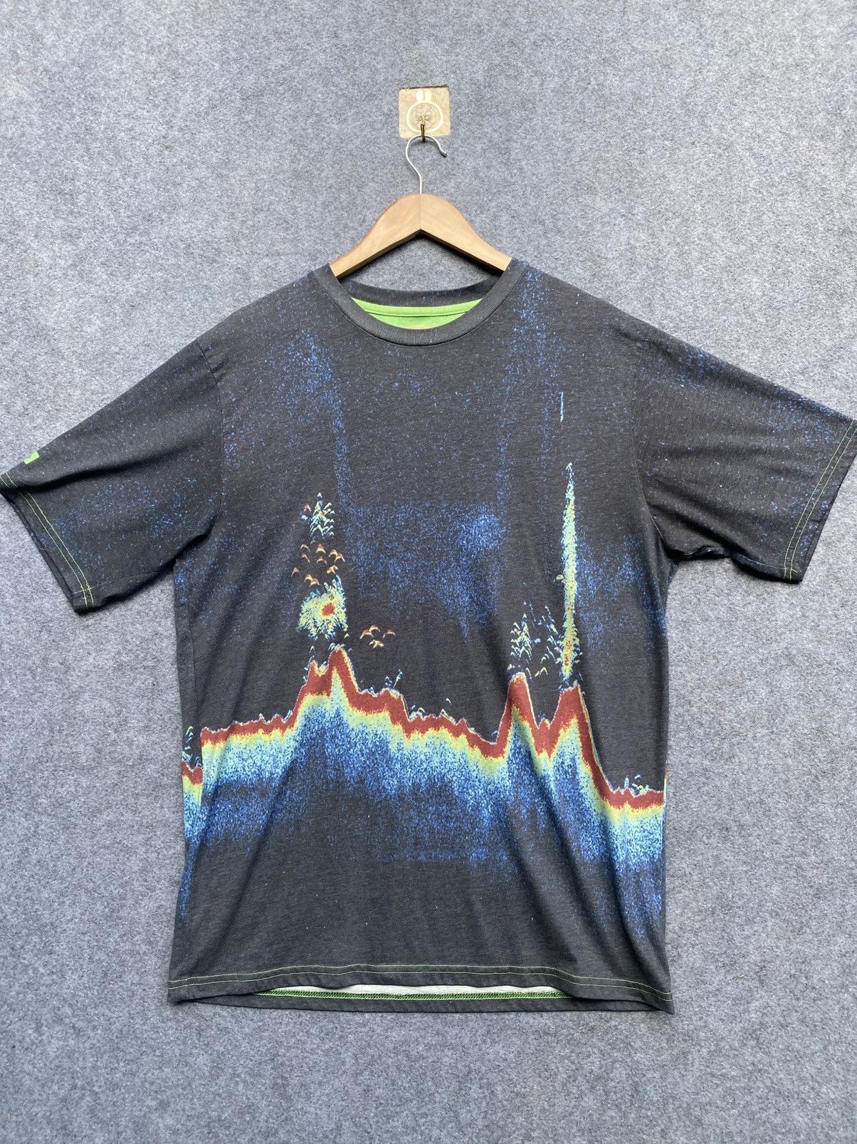Vintage Pelagit sonar graph tee Size US XL / EU 56 / 4 - 1 Thumbnail