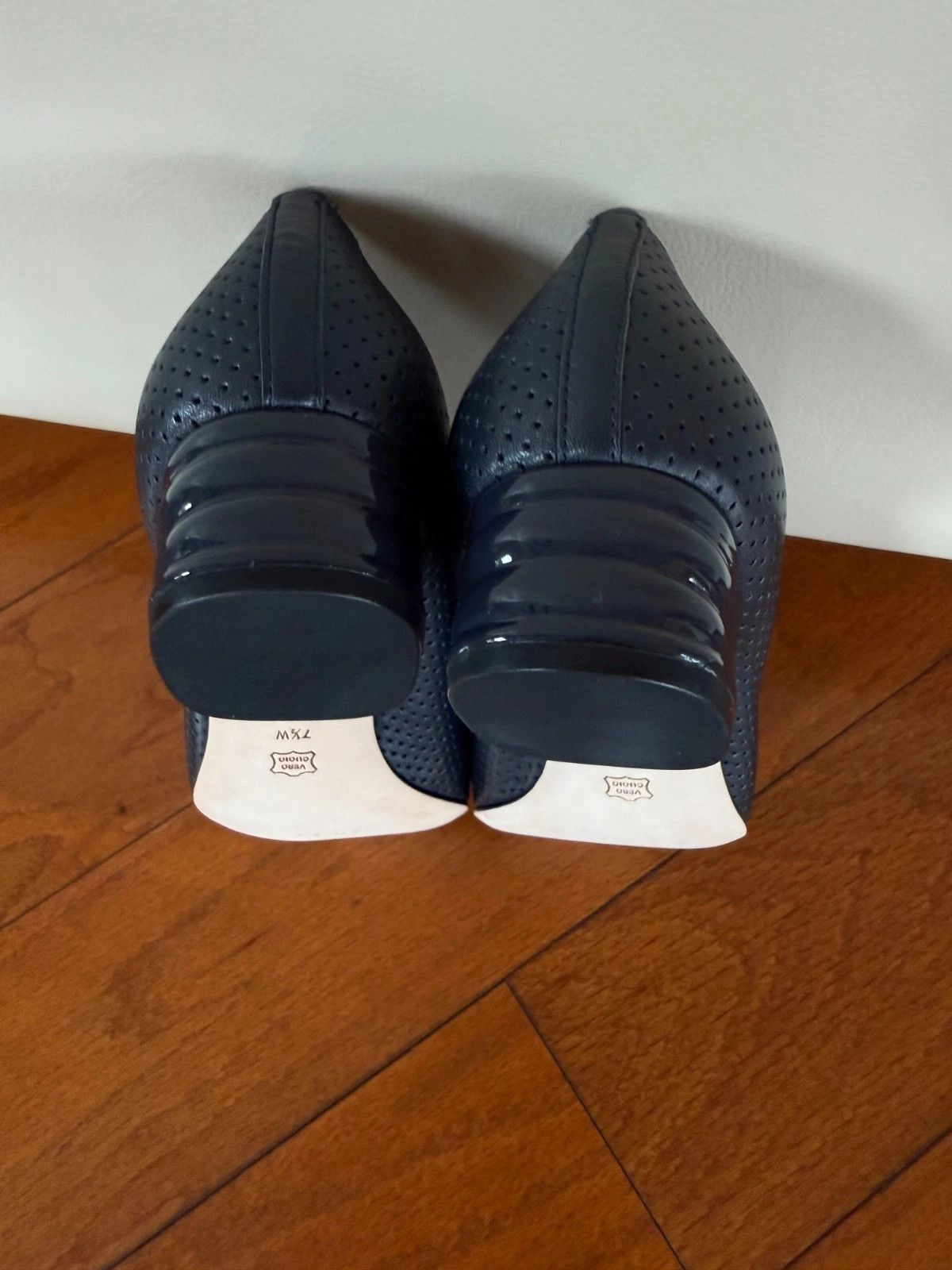 VANELI VANELi Ardyce Navy Nappa Dress shoe with a unique heel shape Size US 7.5 / IT 37.5 - 7 Thumbnail