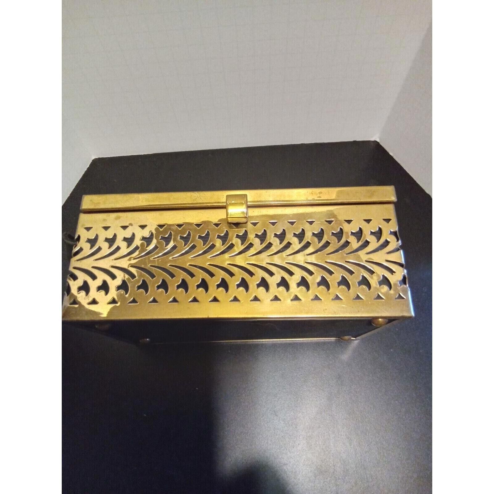 Designer Vintage 1950's Rectangular Black Hand Bag With designed Gold Size ONE SIZE - 2 Thumbnail