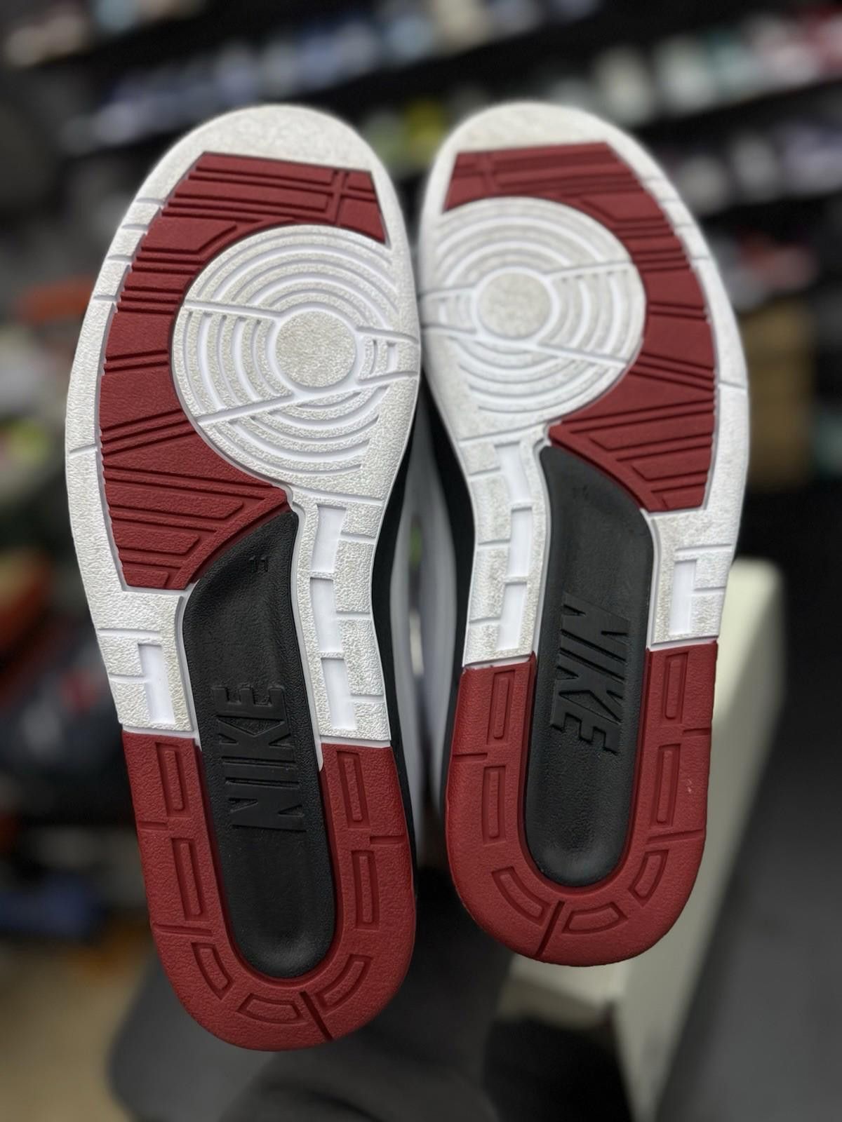 Jordan Brand Size 11 - Jordan 2 Retro Mid Chicago White Red Black Leather Size US 11 / EU 44 - 12 Thumbnail
