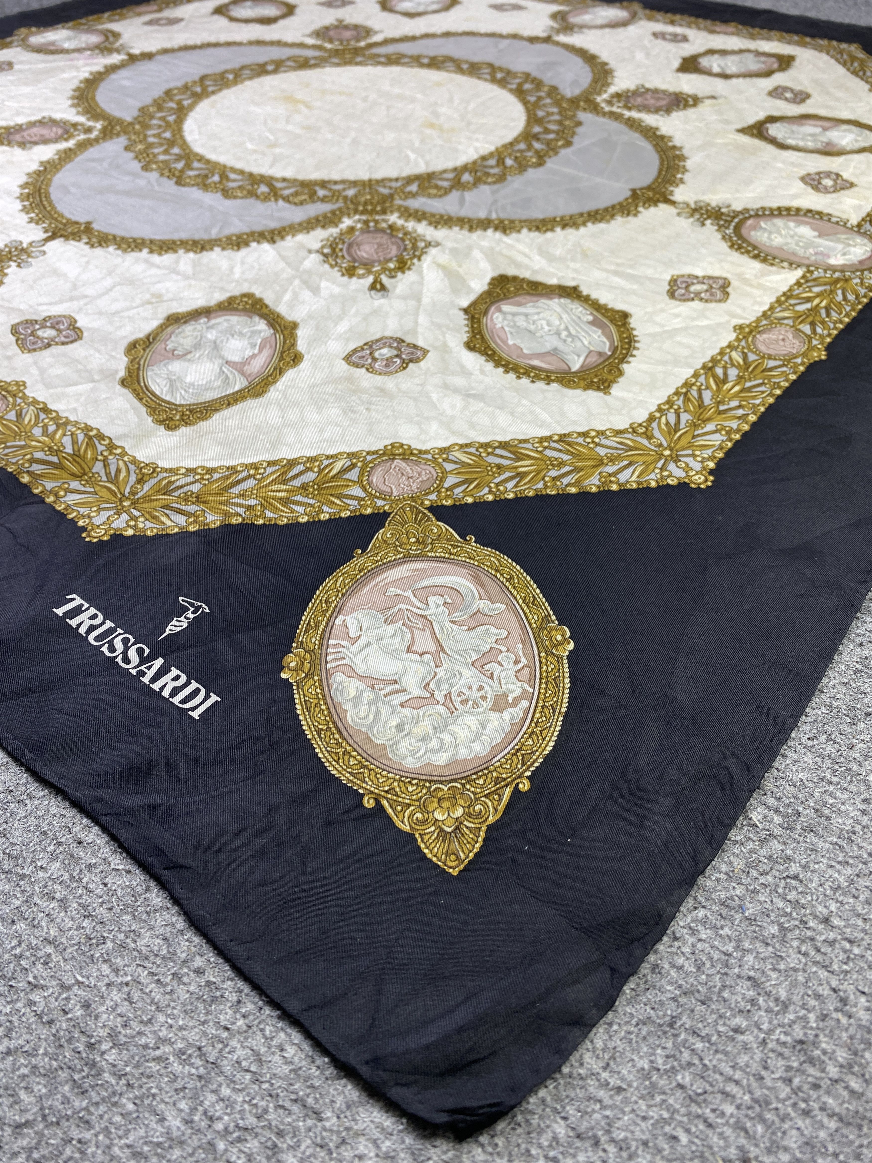 Trussardi Vintage Trussardi Silk Scarf / Silk Shawl SN0279 Size ONE SIZE - 7 Thumbnail