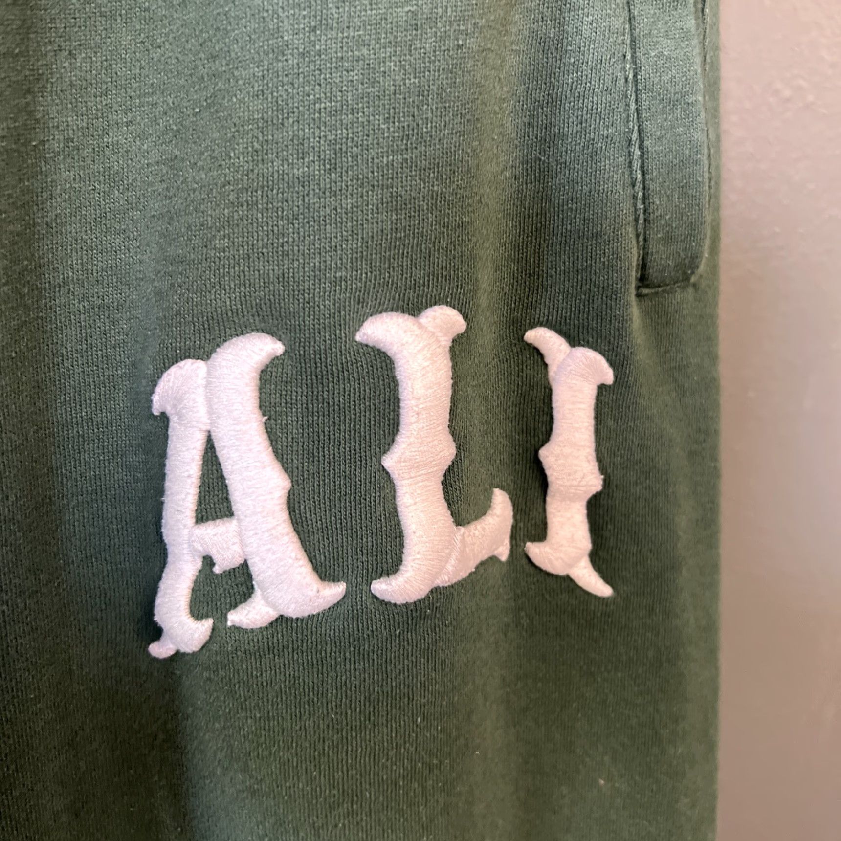 Palace Shoe Palace Muhammad Ali Jogger Sweatpants Mens L Green Fleece Pants Size US 33 - 2 Thumbnail