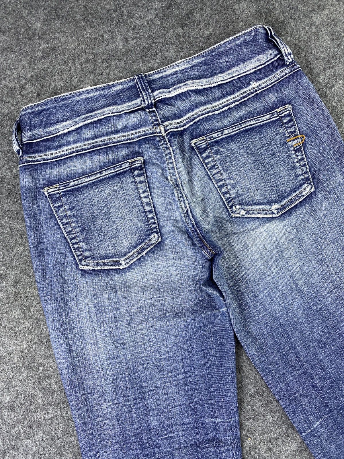 Diesel × Jean × Vintage Diesel Distressed Blue Wash Jeans - J1034 Size 28" / US 6 / IT 42 - 6 Thumbnail
