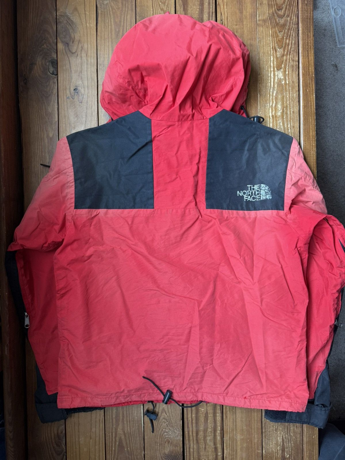 The North Face Vintage 80s The North Face GoreTex Mountain Light Red Jacket Size US M / EU 48-50 / 2 - 5 Thumbnail