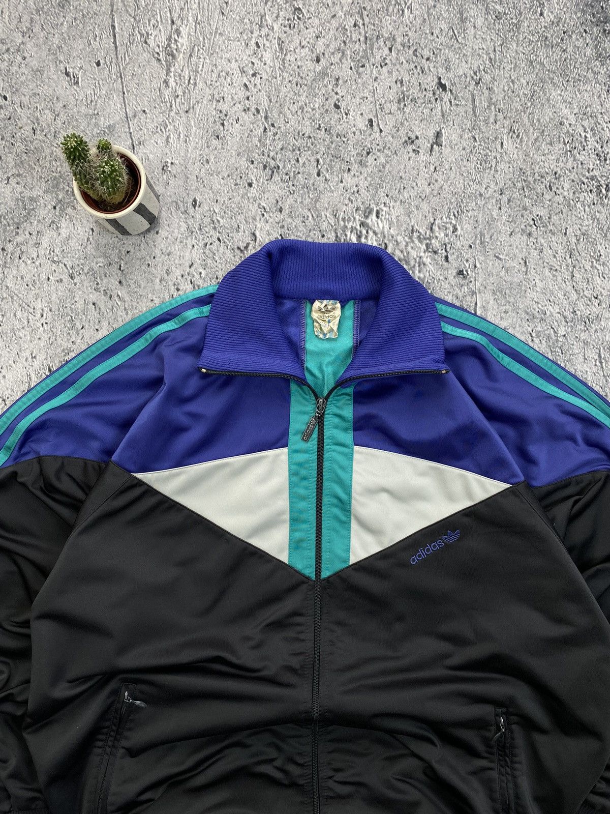 Adidas × Vintage Crewneck Vintage Adidas 90’ Streetwear Size US M / EU 48-50 / 2 - 3 Thumbnail