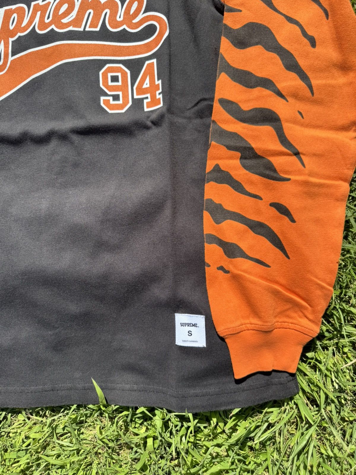 Supreme Supreme Tiger Raglan L/S Top Size US M / EU 48-50 / 2 - 3 Thumbnail