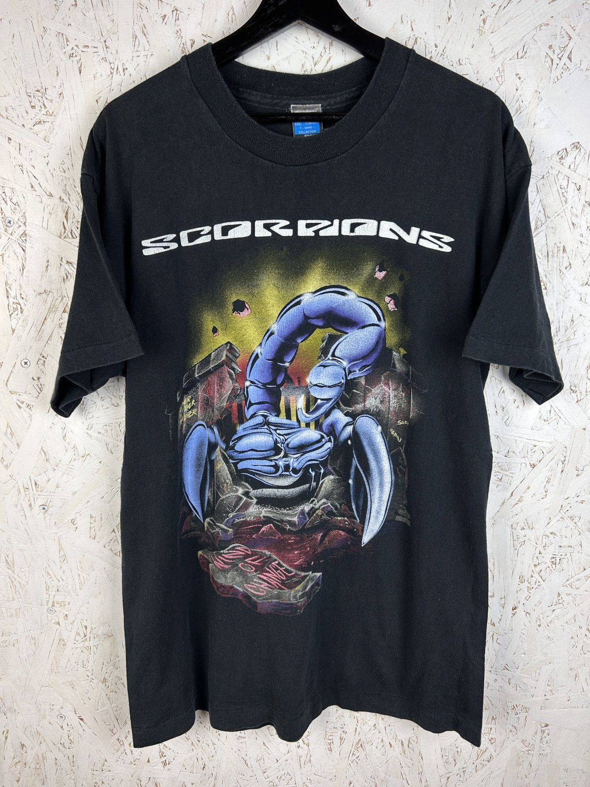 Band Tees 90s Scorpions 1991 Wind Of Change Single Stitch Band T-Shirt Size US L / EU 52-54 / 3 - 1 Thumbnail
