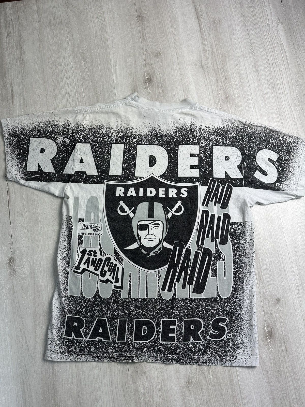 NFL 1992 Vintage 80s 90s Oakland Raiders Tshirt NFL Football tee Size US M / EU 48-50 / 2 - 8 Thumbnail