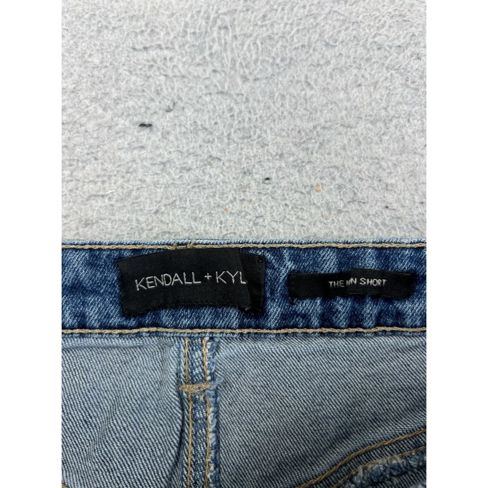 Vintage Kendall Kyl Denim Shorts Womens 11 Blue High Rise Cut-Off 28x3 Cotton Blend Jeans Short Shorts Casual Denim Vintage? No. Size 32" / US 10 / IT 46 - 7 Thumbnail