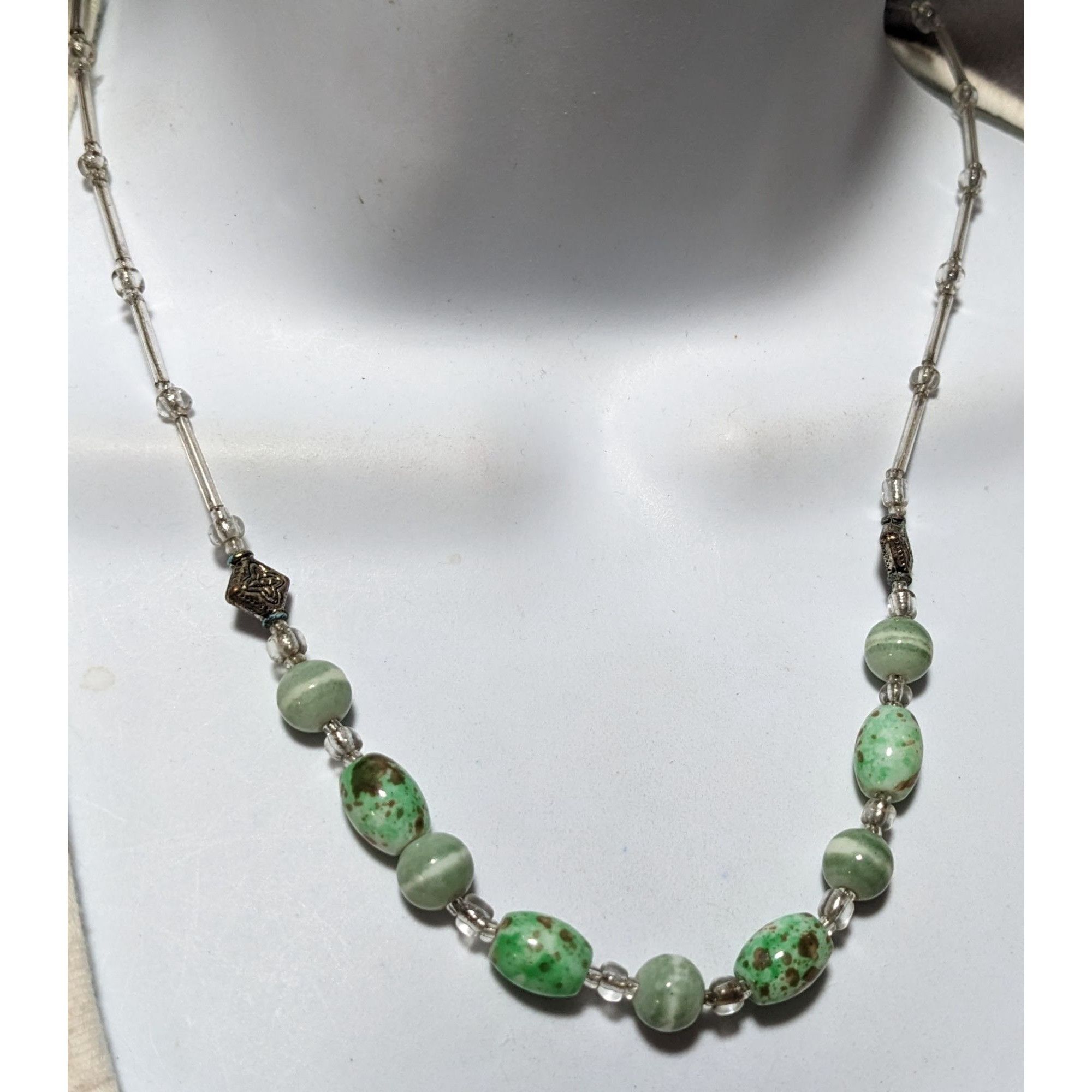 Other Handmade Green And Clear Glass Beaded Necklace Size ONE SIZE - 6 Thumbnail