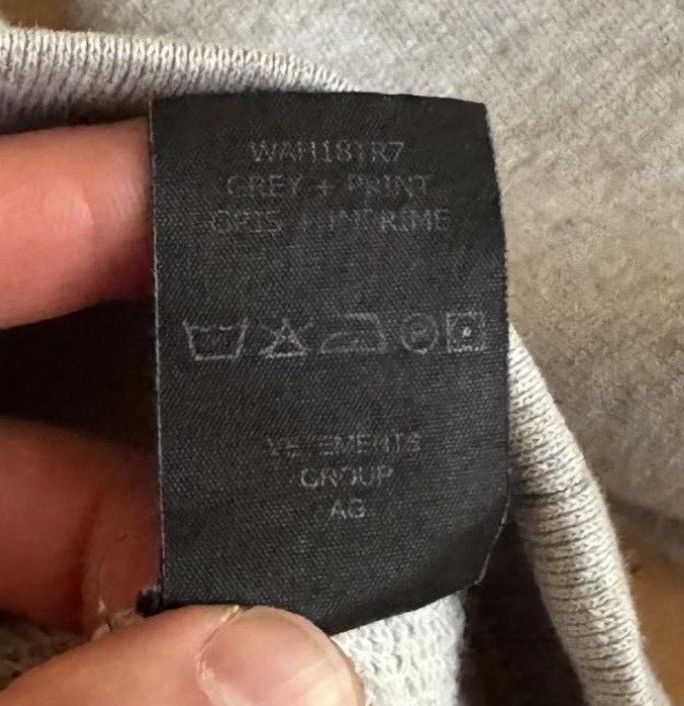 Vetements Vetements AW18 Misplaced Hoodie Size XS / US 0-2 / IT 36-38 - 5 Thumbnail