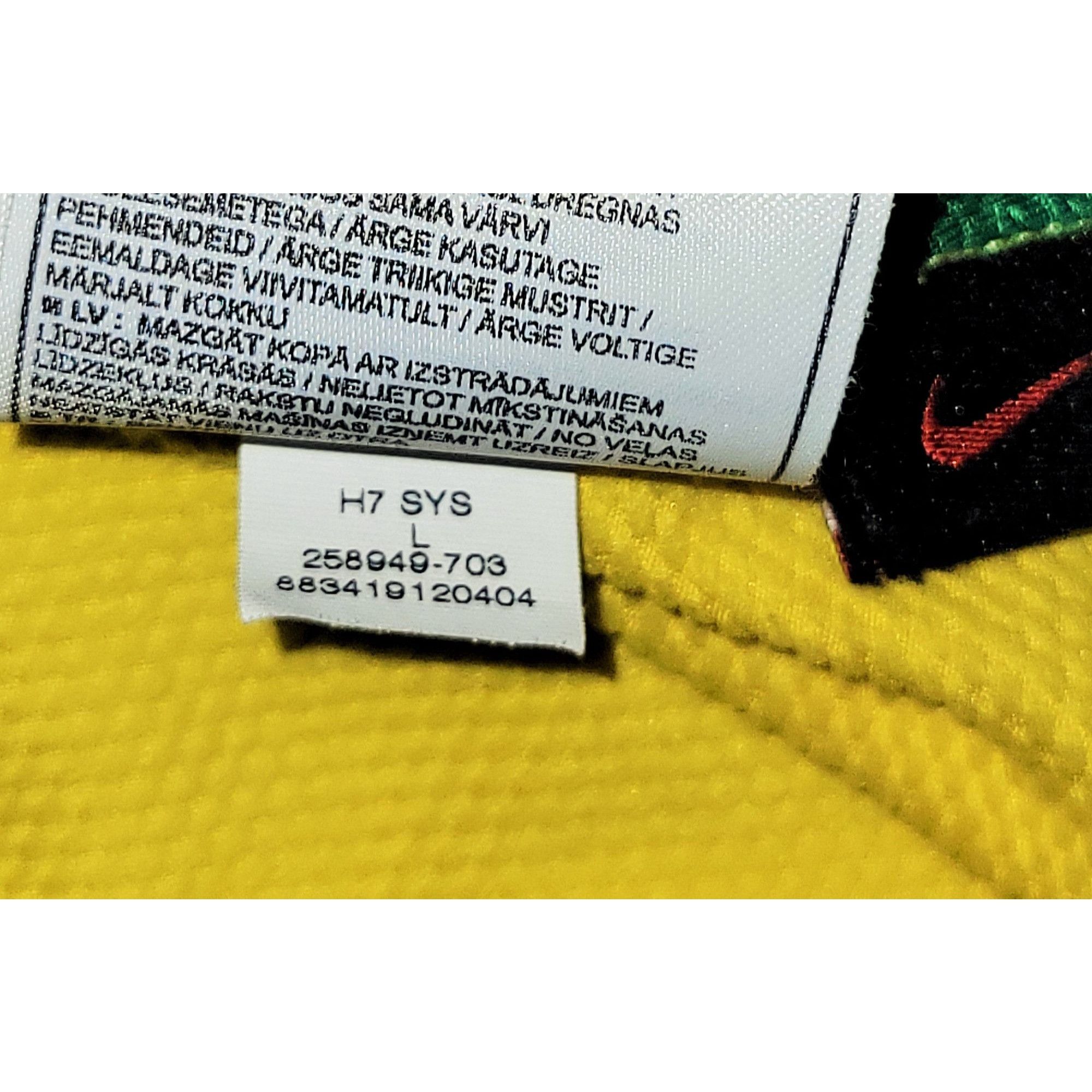 Nike Ronaldinho Nike Brazil 2008 Home Soccer Jersey Shirt L Size US L / EU 52-54 / 3 - 8 Thumbnail