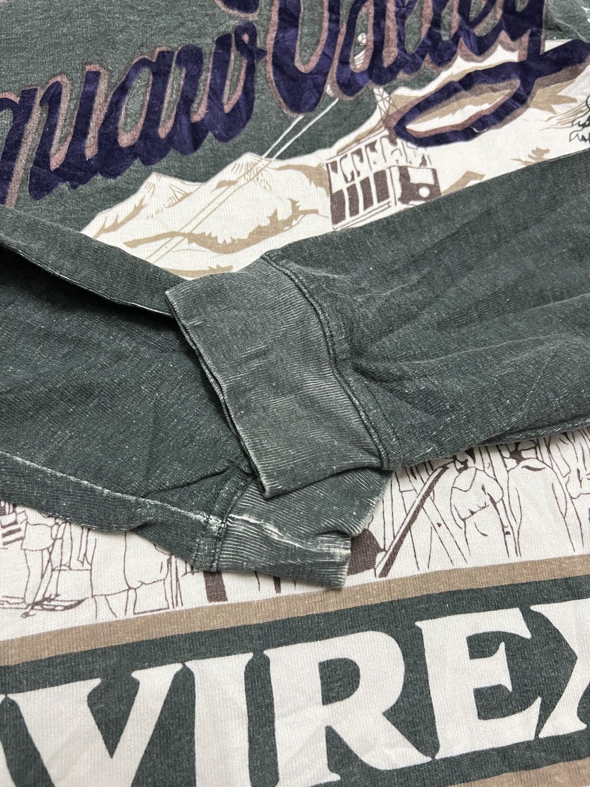 Avirex 627. Vintage 90s Avirex Squaw Valley L/S Tee (rare) Size US M / EU 48-50 / 2 - 9 Thumbnail