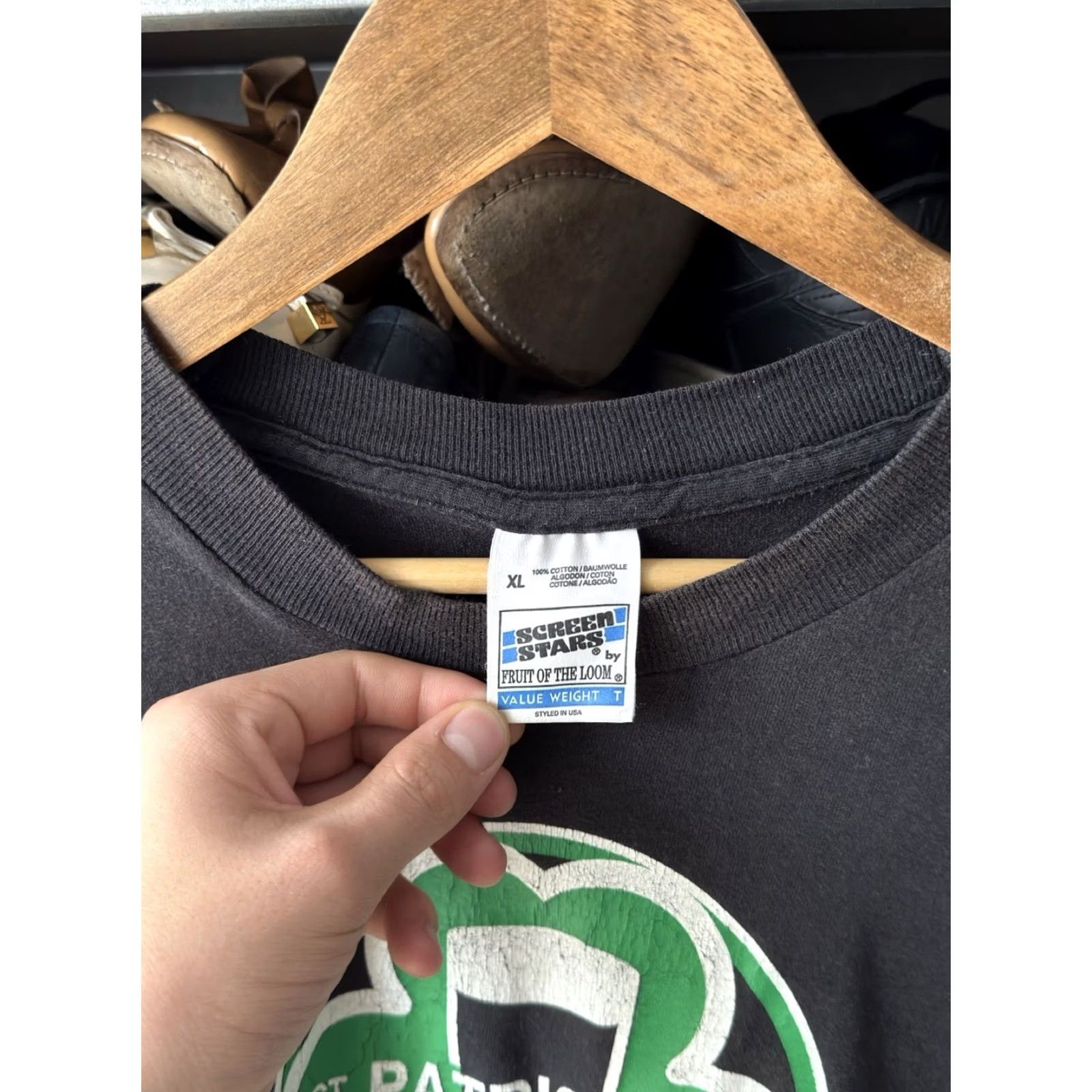 Vintage VINTAGE Screen Stars 1997 Guinness Patrick`s Day Shirt Mens XL Black Short Sleeve Logo 90s Merch T-Shirt Size US XL / EU 56 / 4 - 7 Thumbnail