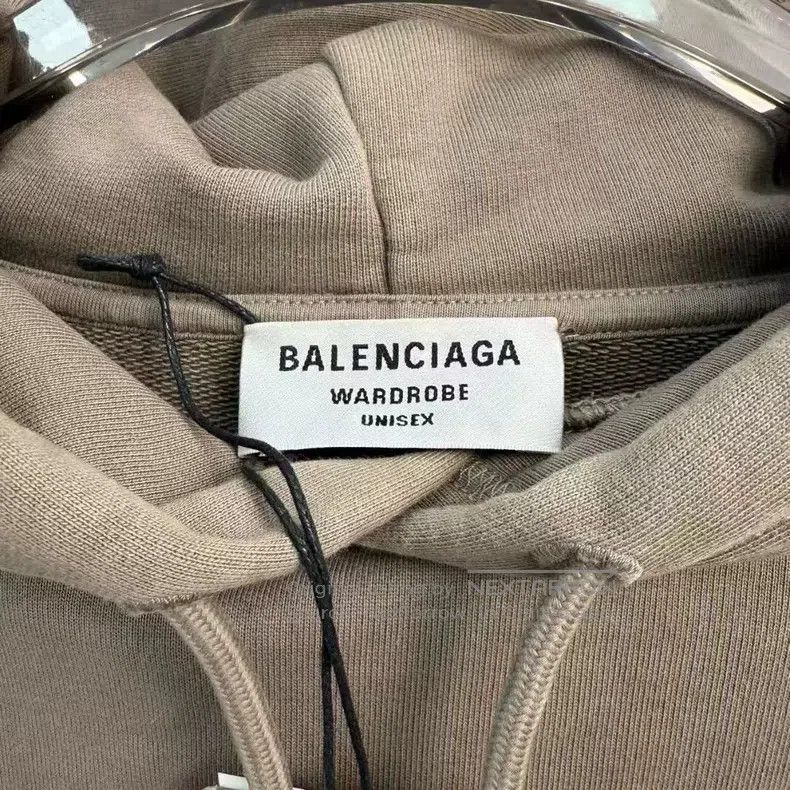 Balenciaga Balenciaga Brown front and back embroidered letter Logo ho Size US M / EU 48-50 / 2 - 3 Thumbnail