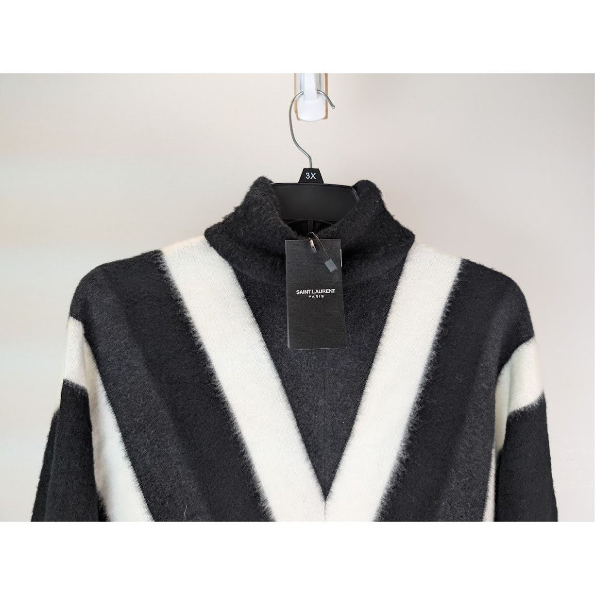 Saint Laurent Paris o1rshd1 555 / Laine Chevron Pull Knitwear in Naturel / Noir Size US M / EU 48-50 / 2 - 3 Thumbnail