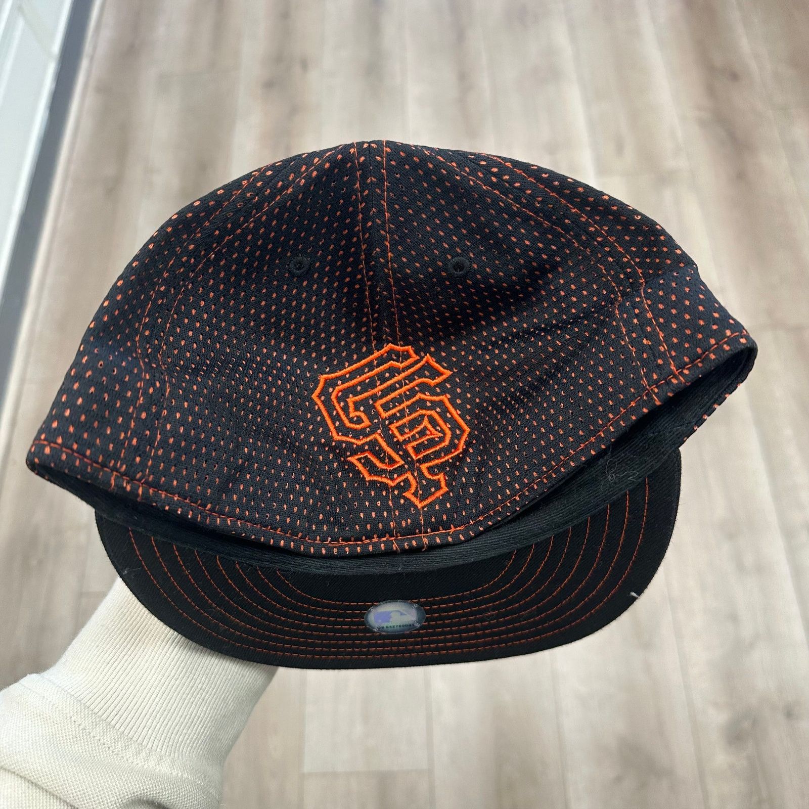 New Era San Francisco SF Giants CONTRAST BP-MESH Fitted Hat sz 7 1/2 Size ONE SIZE - 4 Thumbnail