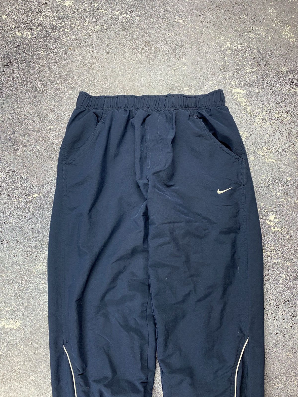 Nike Vintage Nike Nylon Track Pants Size US 32 / EU 48 - 3 Thumbnail