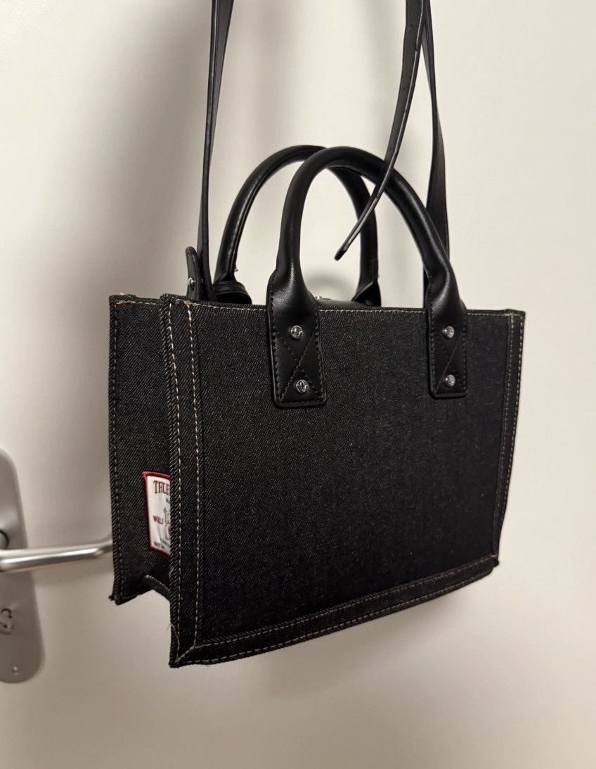 True Religion vintage y2k bimbo true religion bag luxury Size ONE SIZE - 4 Thumbnail
