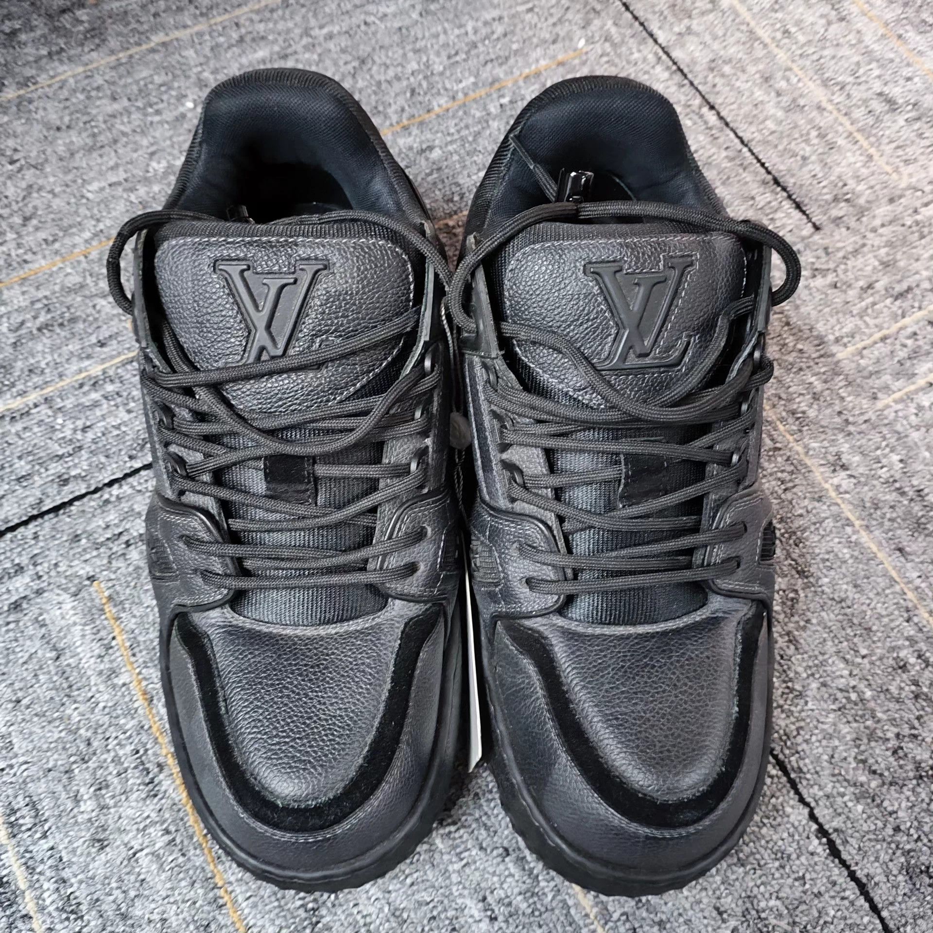 Louis Vuitton LV Low-Top Sneakers Puff Black Size 6 Size US 6 / EU 39 - 2 Thumbnail
