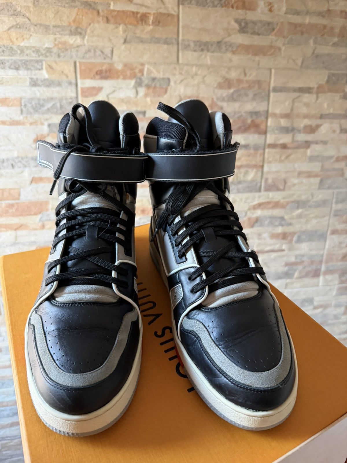 Louis Vuitton Louis Vuitton Hi-Top Trainer Sneakers SS19 Size US 10 / EU 43 - 3 Thumbnail
