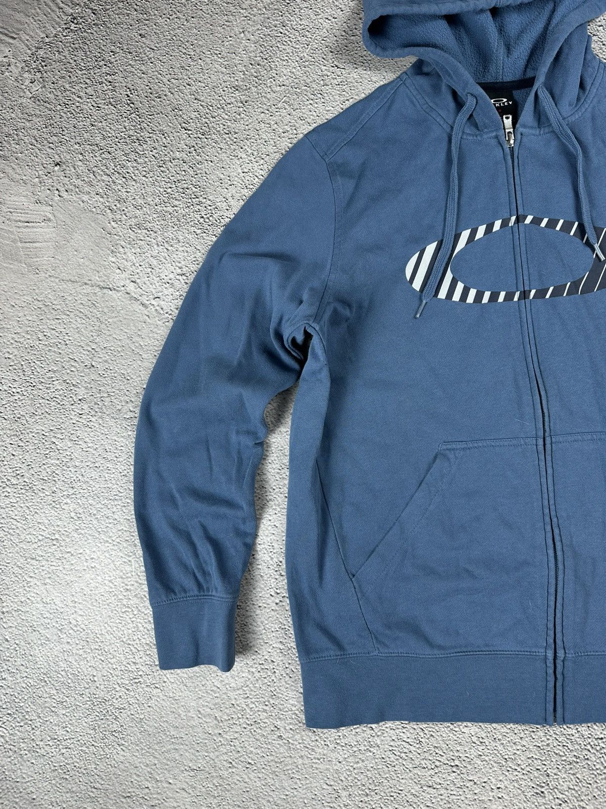 Oakley Vintage Oakley Hoodie Y2K Big Central Logo SK8 Size US S / EU 44-46 / 1 - 3 Thumbnail
