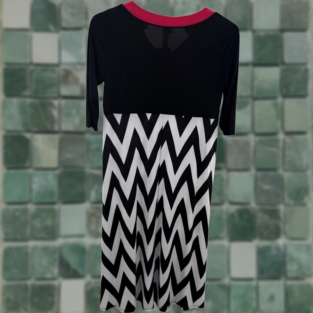 Vintage Hot in Hollywood Dress Chevron Print Midi Casual Career 2X Womens V-Neck 3/4 Sleeve Black Geometric Elegant Workwear Holiday 2X Size XXL / US 16-18 / IT 52-54 - 1 Thumbnail