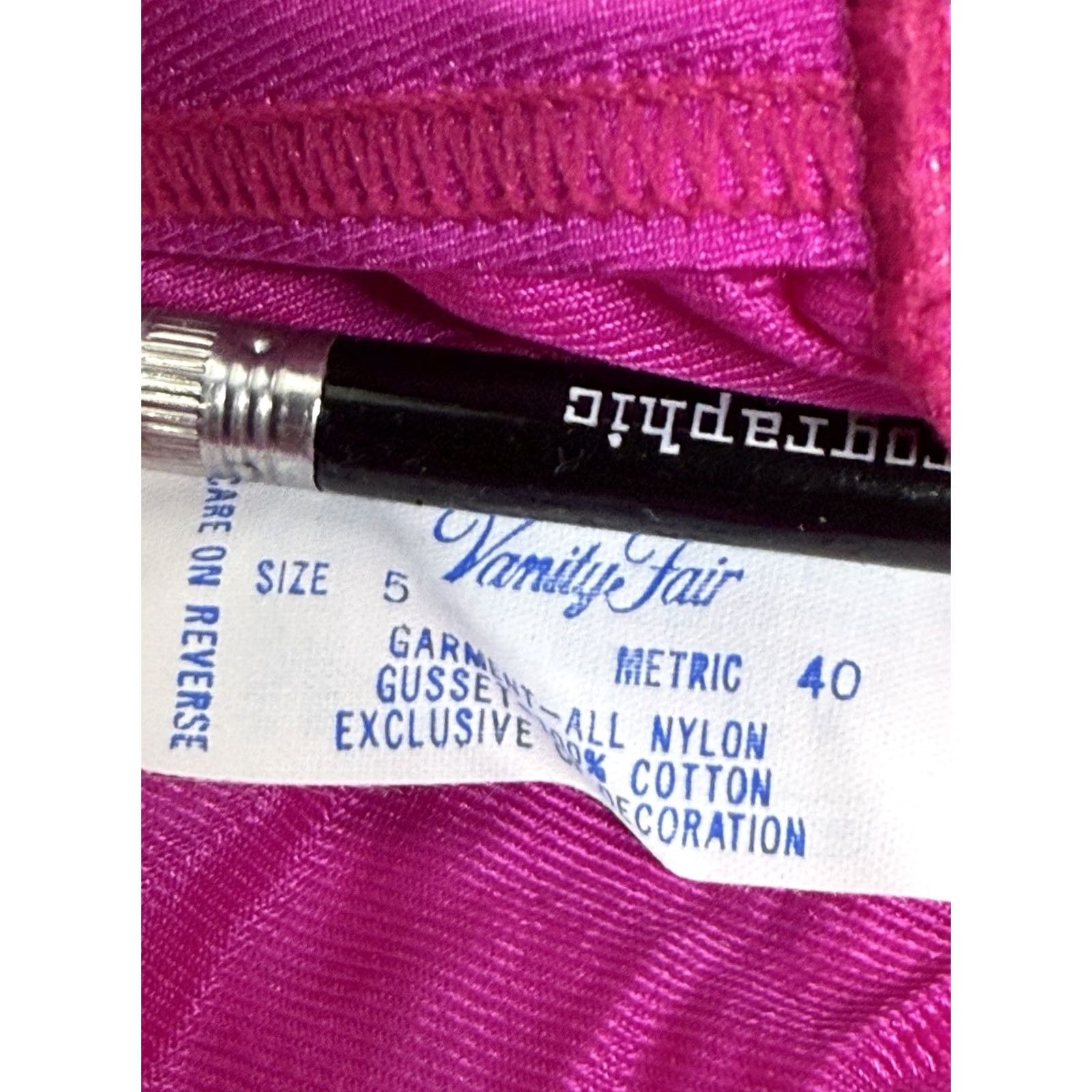 Vintage Vintage Vanity Fair Satin Womens Size 5 Panties Hot Pink Nylon Briefs NWT 90s Size 27" / US 4 / IT 40 - 7 Thumbnail