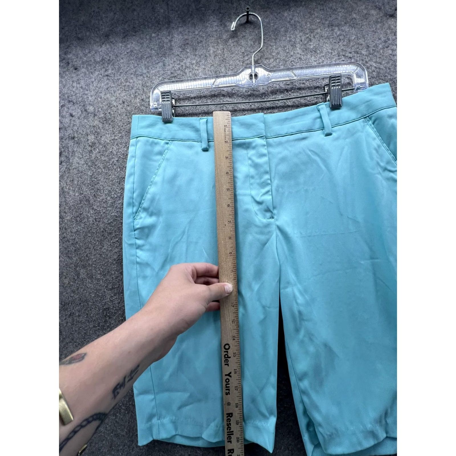 Vintage Greg Norman Shorts Womens 6 Blue Bermuda Stretch Golf Chino Casual Summer Size 28" / US 6 / IT 42 - 4 Thumbnail