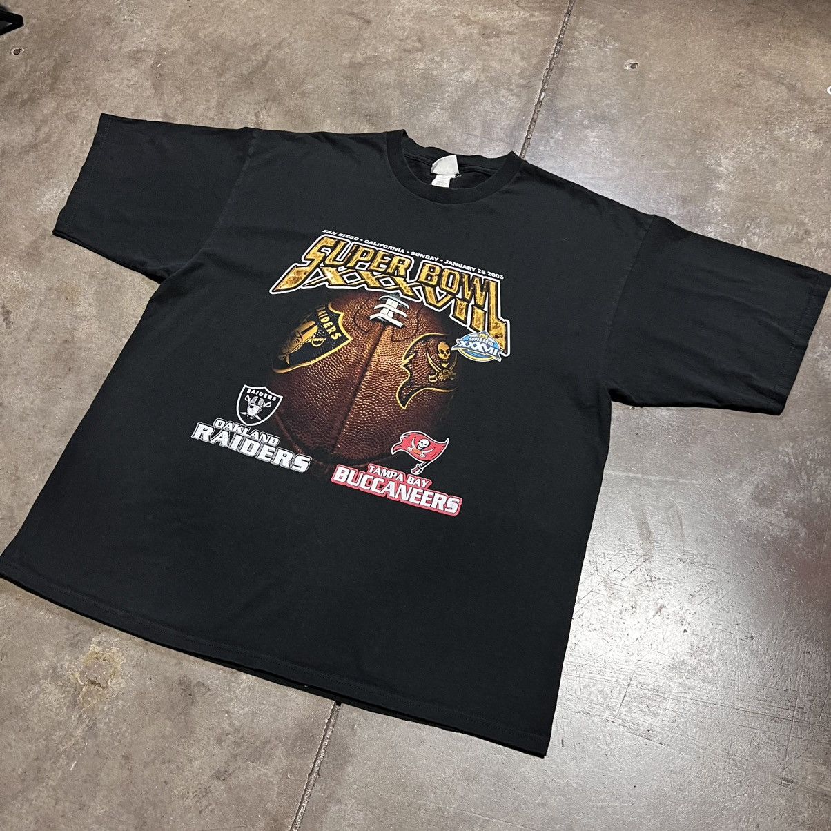 NFL Vintage Tampa Bay Buccaneers Super Bowl XXXVII T shirt NFL Size US XXL / EU 58 / 5 - 2 Thumbnail