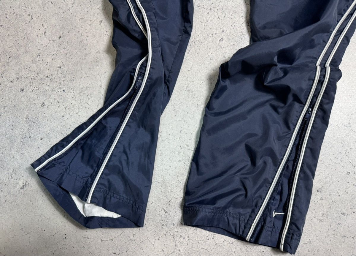Nike Nike Vintage Nylon Track Pants Swoosh Drill Y2K Navy Size US 30 / EU 46 - 7 Thumbnail