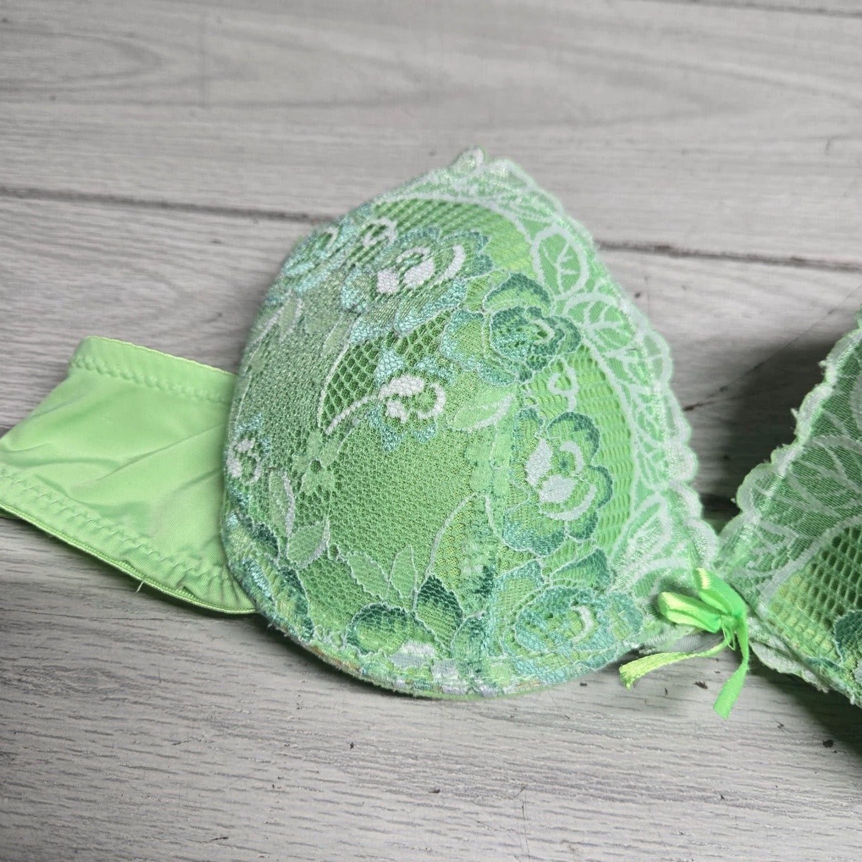 Vintage Sofra Women's Green Lace Demi Bra 36B Underwire Back Closure Adjustable Size ONE SIZE - 2 Thumbnail