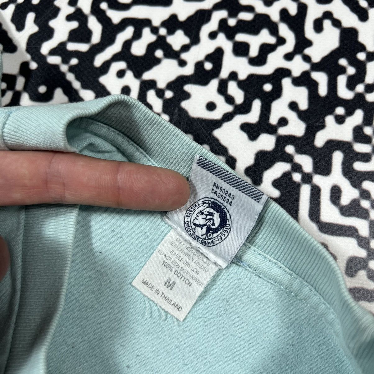 Diesel Vintage 90s Diesel Japanese Big Logo Abstract Print T-shirt Size M / US 6-8 / IT 42-44 - 16 Thumbnail
